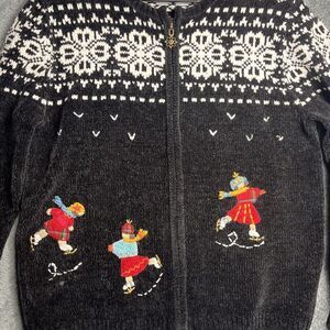 Alfred Dunner Women's S Full Zip Cardigan Nordic Embroidered Ice Skaters Black‎